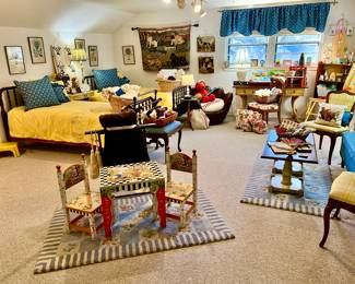 SPACIOUS CHILDREN'S BEDROOM WITH FUN TREASURES!