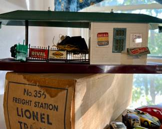 LIONEL FREIGHT STATION. VINTAGE.