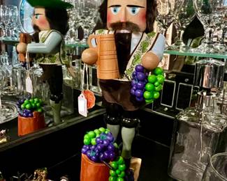 STEINBACH WINEMAKER NUTCRACKER!  CHRISTMAS OR ALL YEAR ROUND!