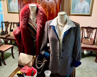 LOTS OF COSTUME JEWELRY