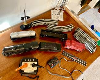 LIONEL TRAIN SET
