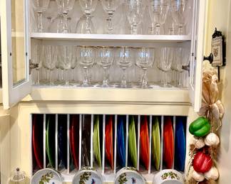 MORE GLASSWARE WITH GOLD RIMS, COLORFUL PLATES.