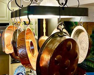 COPPER POTS AND COLANDERS.
