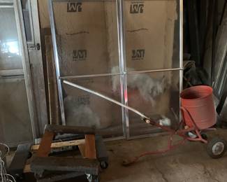 Garden spreader and dollies