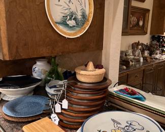 The wood with iron skillets perfect for steaks. I have these and I love them 