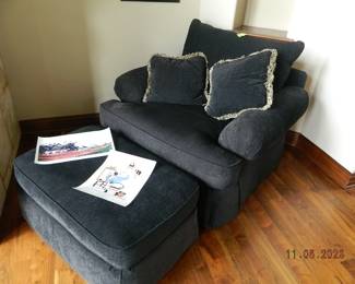 chair/ottoman