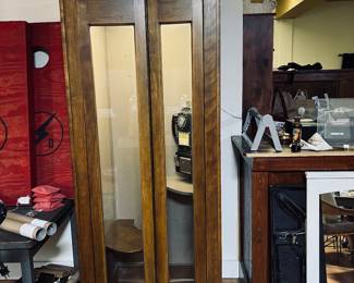 Closer  view  of the ESG’s Siwpiece at this sale! 
