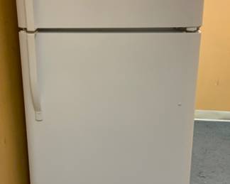 Kenmore Top Freezer/Refrigerator Great Condition! 