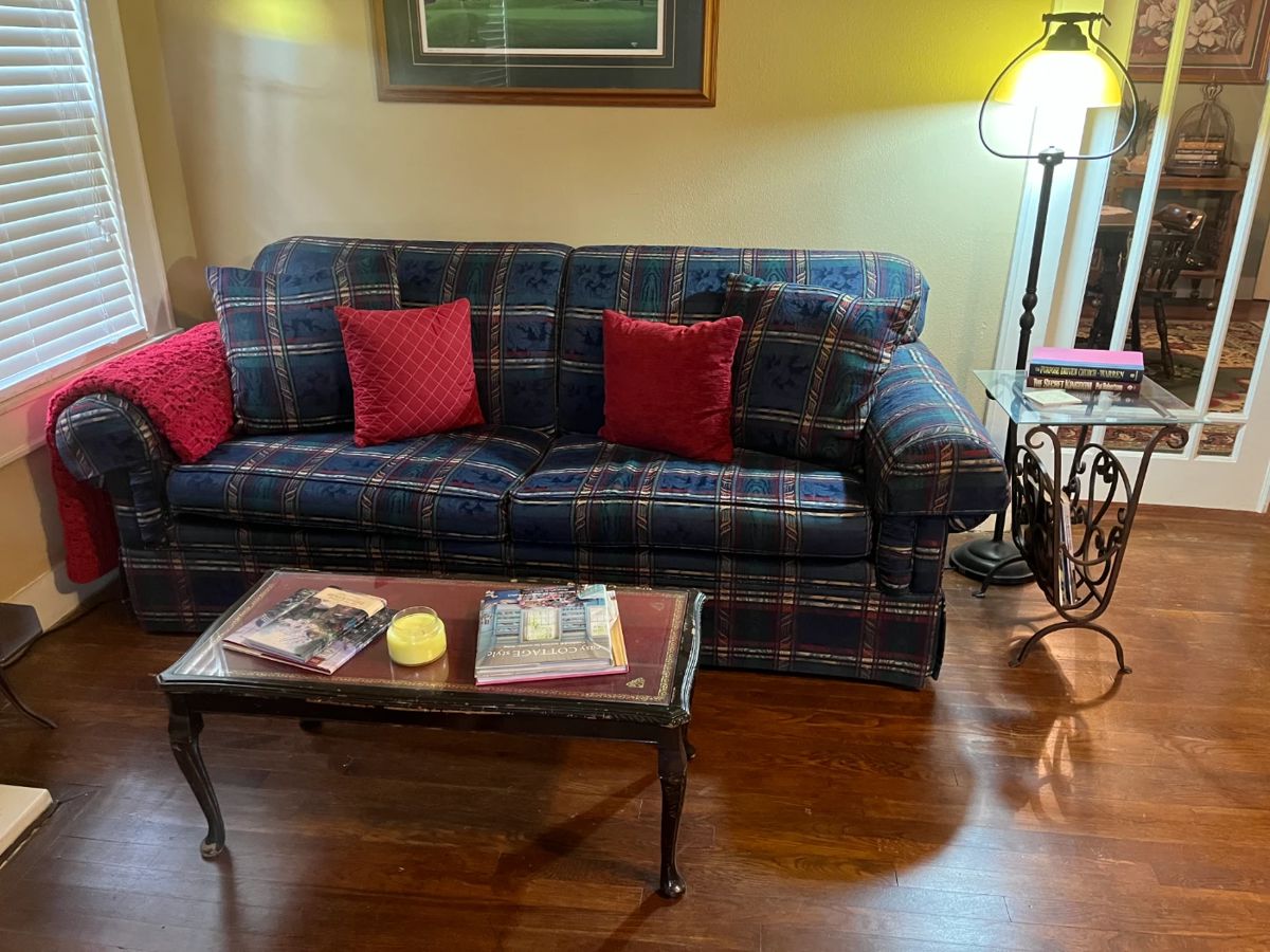 Country Cottage Estate Sale in Bedias, TX starts on 11/30/2023