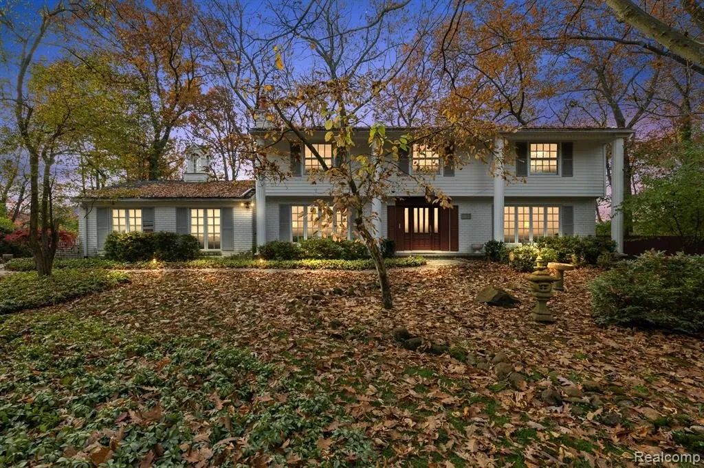 WEST BLOOMFIELD ESTATE SALE 1/2 OFF SUNDAY starts on 12/1/2023