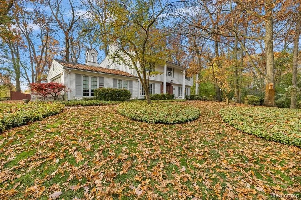 WEST BLOOMFIELD ESTATE SALE 1/2 OFF SUNDAY starts on 12/1/2023