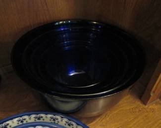 4 Nesting Mixing Bowls