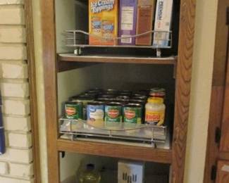Food pantry 