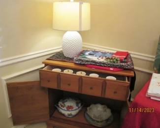 Holiday placemats, Cups, Misc bowls