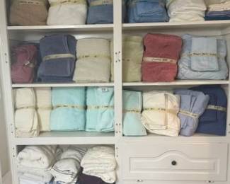 Towels and Sheets.  Towels very nice.  Name brand including Restoration Hardware.  Sheets - Queen (1 set w/ deep pockets) and King. 