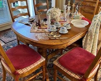 Solid Oak Dining Table and 6 Dining Chairs