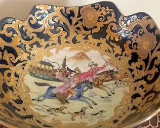 Chinoiserie Fox Hunting Scene Bowl