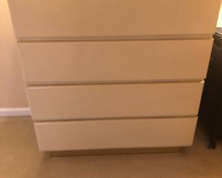 PART OF QUEEN SIZE BEDROOM SET