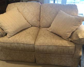 FLEXSTEEL LOVESEAT