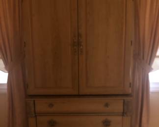 ARMOIRE