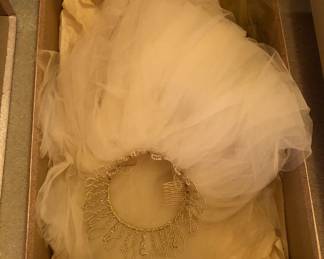 VINTAGE VEIL