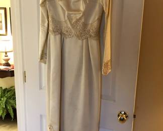 VINTAGE WEDDING GOWN AND TRAIN