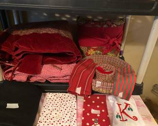 Christmas Room - Pillow, 2 tree skirts, round basket,  hand towels