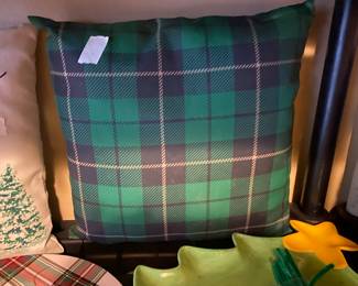 Christmas Room - pillow in plaid