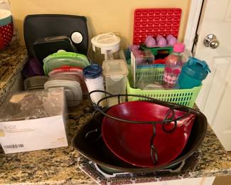 Kitchen - plastic items & metal holder