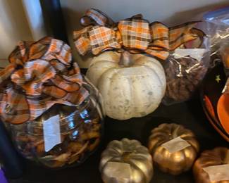 Christmas Room - pumpkins, glass pumpkin with lid & decor