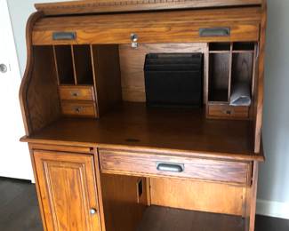 Roll top desk