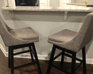 Swivel barstool in close to perfect condition 1 remaining 