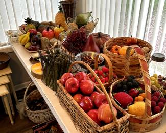 Faux fruit and vegetables