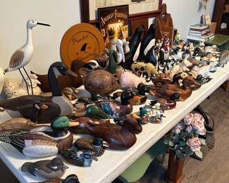 Figurines and animal collectibles