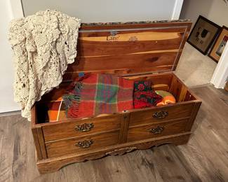 Lane cedar chest