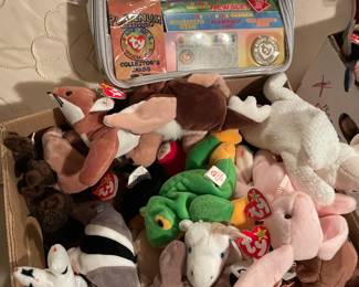2 Big Boxes of Beanie Babies!
