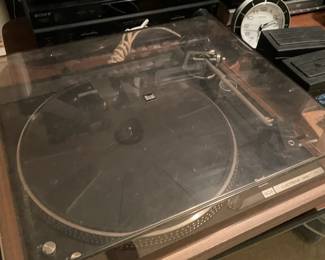 Turntable & Stereo Equipment