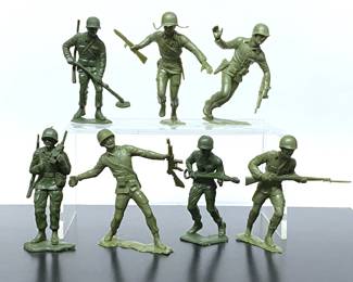 Vintage large scale plastic toy soldiers