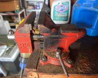 vise