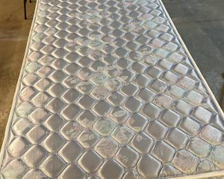 Twin mattress and box spring