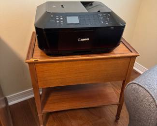 28	$50 	
End table 25Wx17Dx24T		