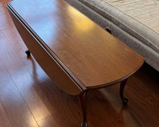 2	$150 	
Drop leaf coffee table 51Wx15Dx18T