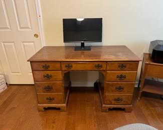 29	$175 	
Ethan Allen wood desk Chippendale style pulls 	