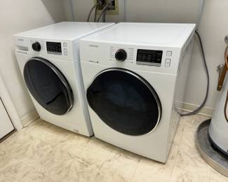 32	$580 	
2021 Samsung small washer & dryer 23Wx22Dx33T	Solid Wood - Beautiful rare quality 	