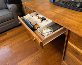 26B 	$250 	
Pine wood desk 7 drawers 62x23x29T		