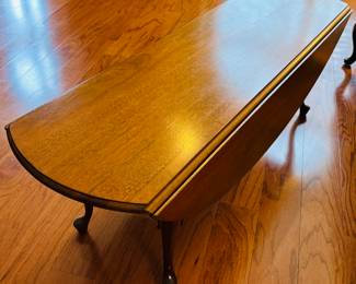2	$150 	
Drop leaf coffee table 51Wx15Dx18T