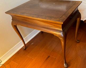 1	$150 	
Pair of end tables Hickory chair company 18x26x22	