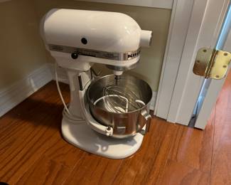 40	$80 	
Kitchenaid mixer 	