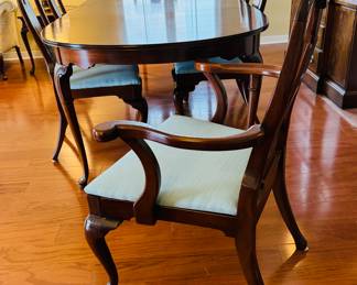 5	$599 	
Dining room table 4 chairs + 2 captain chairs Hickory NC Table pad. 100""L x 43D - 64"" without the leaves "	