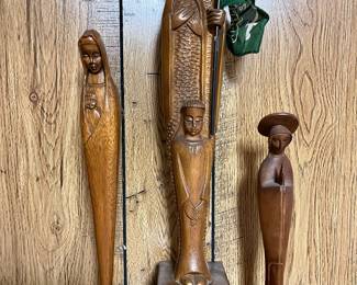 Carved wood figures, Christian/Catholic.
